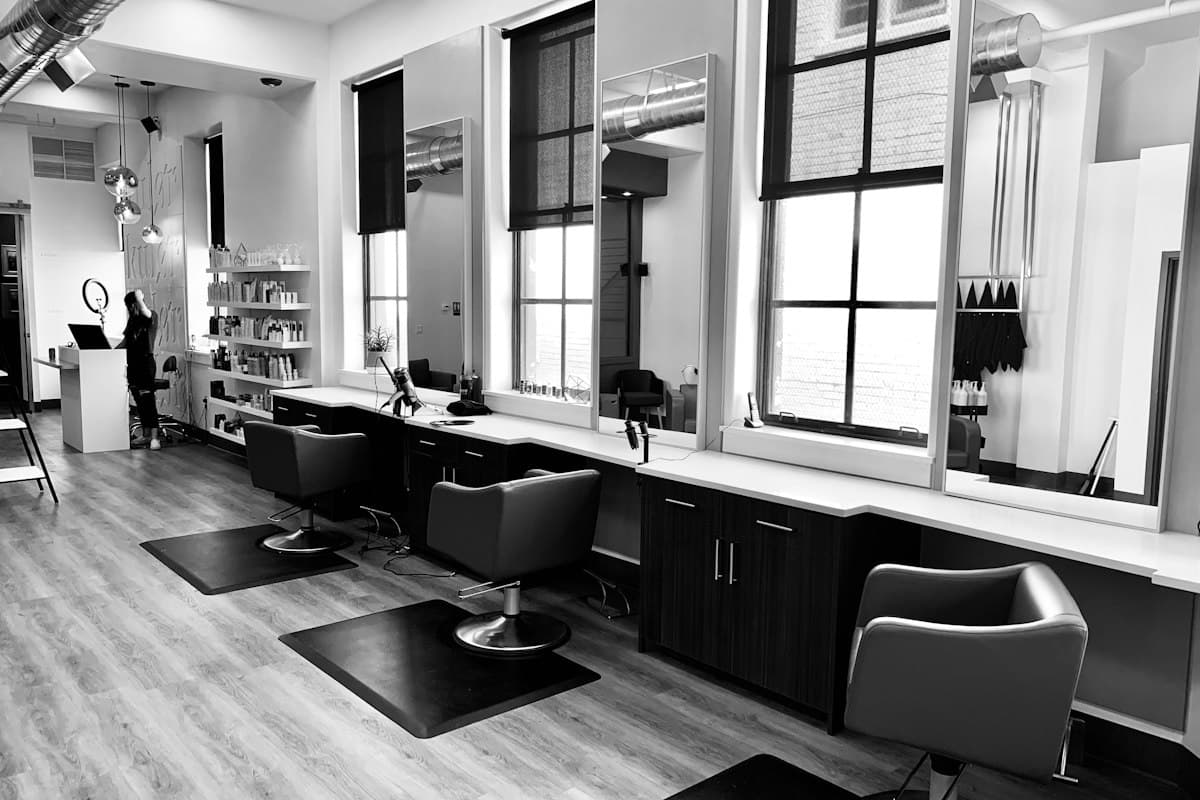 Salon Uroda Stare Miasto - zdjęcie 1